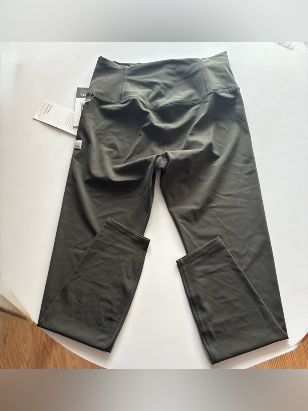 Vuori Olive Green Performance Leggings AllTheFeelings Size M - Picture 4 of 4